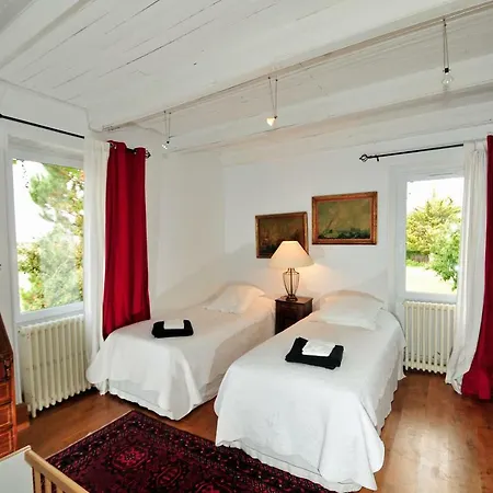 Sleeps 8 Wifi Vila Lavaurette
